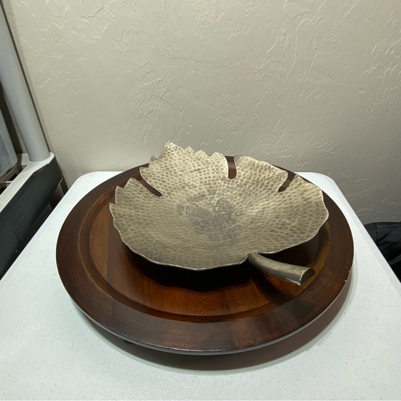 Large Hammered Metal Leaf Fall Maple Footed Platter Tray - Picture 7 of 7